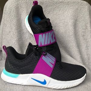 Nike tennis shoes